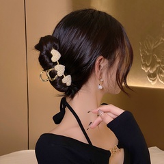 Mujer elegante perla grande horquilla de tres dientes corazón flor pico de pato Clip accesorios para el cabello