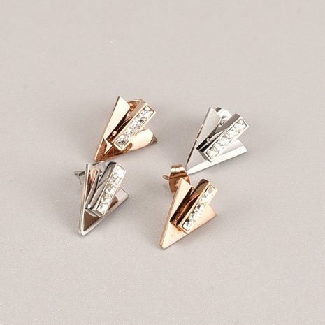 Clip de oreja de acero titanio con incrustaciones de diamante en forma de V de nueva moda's discount tags
