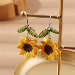 Fashion Creative Fresh Sunflower Pearl Resin Earrings