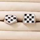 Fashion Simple Black White Checkered TwoPiece Heart Shaped Geometric Ring Setpicture8