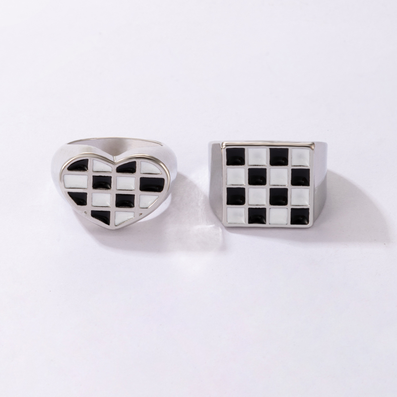 Fashion Simple Black White Checkered TwoPiece Heart Shaped Geometric Ring Setpicture5