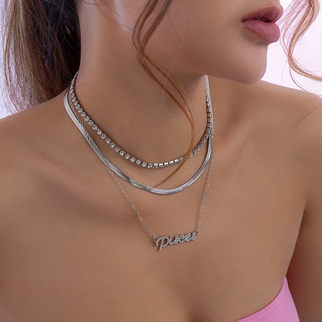 Mode Süße Buchstaben Klaue Einfache Snake Knochen Strass Halskette Frauen's discount tags