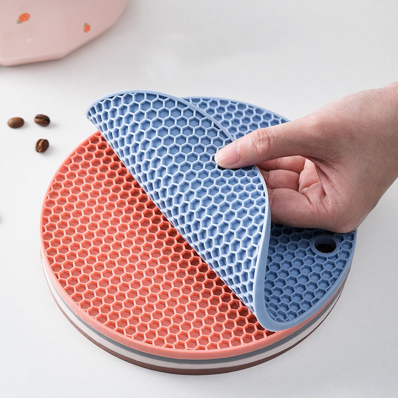 Round Thickened Honeycomb Dining Table Cushion Silicone NonSlip and Hot Easy to Clean Potholder High Temperature Resistant Silicone Honeycomb Heat Proof Mat