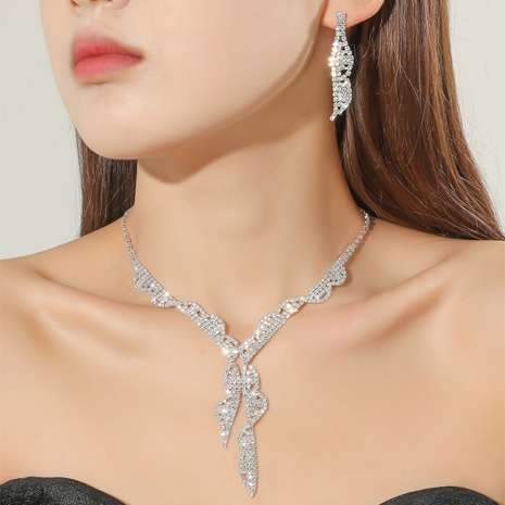 Conjunto de joyería de pendientes de diamante de hoja de collar de zirconia nupcial de moda's discount tags
