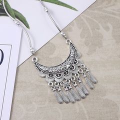 Fashion Classical Exotic Ethnic Silver Accessories Moon Shaped Alloy Necklace