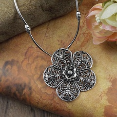 Fashion Flower Shaped Exotic Ethnic Alloy Accessories Necklace