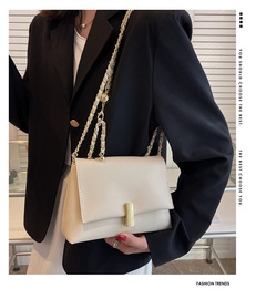 Bolso de mensajero de viaje de cadena de moda de diseño de alta calidad para mujer 2022 nuevo bolso pequeño de un solo hombro estilo explosión bajo el brazo que combina con todo