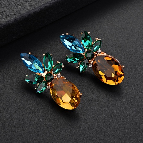 Fashion Ornament Horse Eye Crystal Pineapple Shaped Alloy Stud Earrings's discount tags