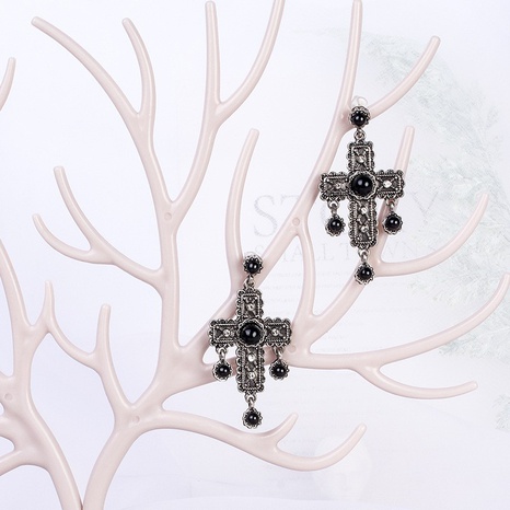 Fashion Retro Geometric Baroque Court Pearl Diamond Alloy Earrings Drop's discount tags