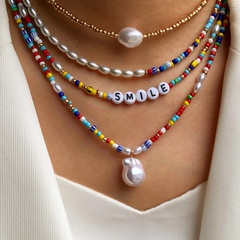 Mode Retro-speziell geformte mehrschichtige Halskette mit Perlenbuchstaben