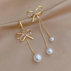 simple asymmetric pearl rhinestone bow earrings