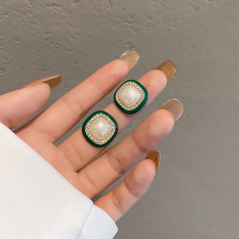 retro baroque pearl female green alloy earrings new wholesale