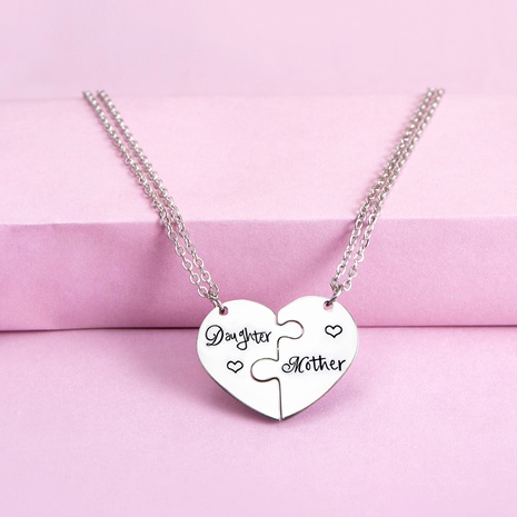 Collier en acier inoxydable avec pendentif demi-cœur pour maman et fille's discount tags