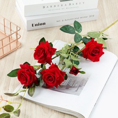 Simulation petit arrangement fleur salle de mariage décoration flanelle roses