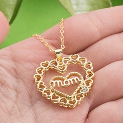 lettre de mode MOM en forme de coeur en cuivre plaqué or 18 carats collier de zircon incrusté