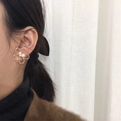 Silver needle asymmetric ab pearl flower earrings Japanese and Korean minority girl heart super fairy temperament earrings