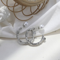Pendientes simples en forma de C de Corea del Sur nuevos dos pendientes de perlas con personalidad femenina tendencia simple bosque oreja joyería circón