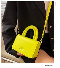 Bolso pequeño de textura de alta calidad para mujer, novedad de verano 2022, bolso de mensajero rosa popular, bolso cuadrado pequeño portátil que combina con todo