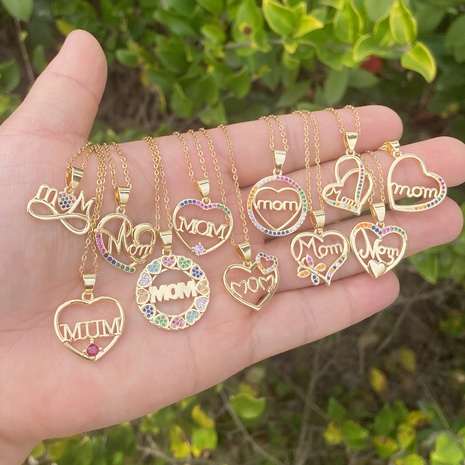 Nouveau cadeau de fête des mères en or 18 carats coeur cuivre chaîne de clavicule en zircon micro-incrusté's discount tags