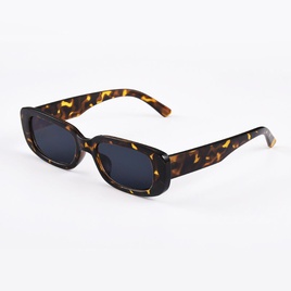 New retro small frame rectangular geometric sunglasses wholesalepicture22