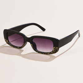 New retro small frame rectangular geometric sunglasses wholesalepicture31