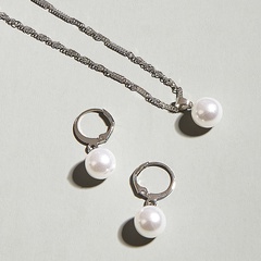 Fashion Jewelry Versatile Sweet Pearl Necklace Earrings Set