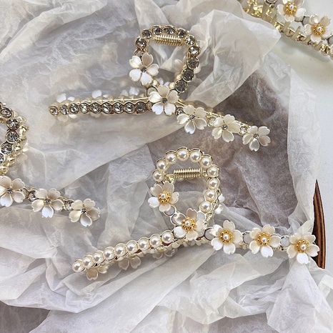 Koreanischen Stil Perle Strass Shell Blume Legierung Große Größe Haar Clip's discount tags