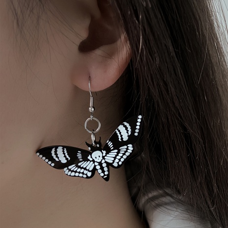 Mode Élégant Acrylique Foncé Papillon Noir Crâne Boucles D'oreilles des Femmes's discount tags
