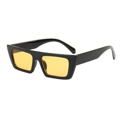 Europäische und amerikanische 2022 neue kleine quadratische Sonnenbrille trend ige Persönlichkeit Retro-Sonnenbrille Mode Netz rote Laufsteg Show konkave Brille