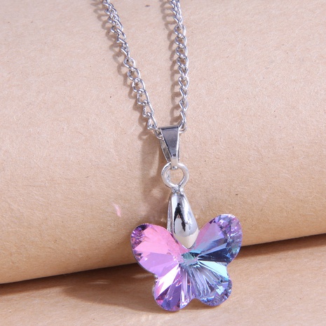 Nueva moda Simple mariposa en forma de cristal personalizado collar's discount tags