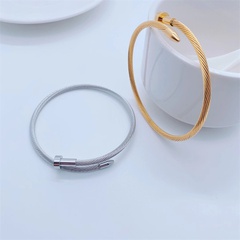 Mode Einfache 18K Gold Überzug Nagel Form Twist Kette Titan Stahl Armband