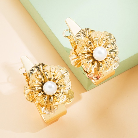 Pendientes de cobre dorados con hermosas flores geométricas a la moda para mujer's discount tags