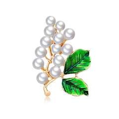 Fashion Elegant Pearl Grape Oil Drip Brooch  Clothing Accessories Wholesale