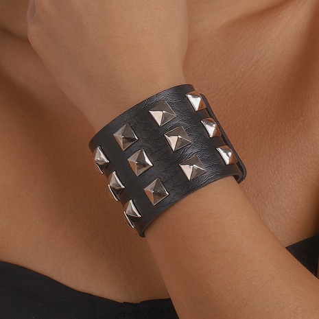 Mode Diamant Rivet PU Cuir Punk Night Club Style Alliage Bracelet's discount tags