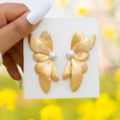 2022 New Inlaid Pearl Geometric Irregular Butterfly stud earrings