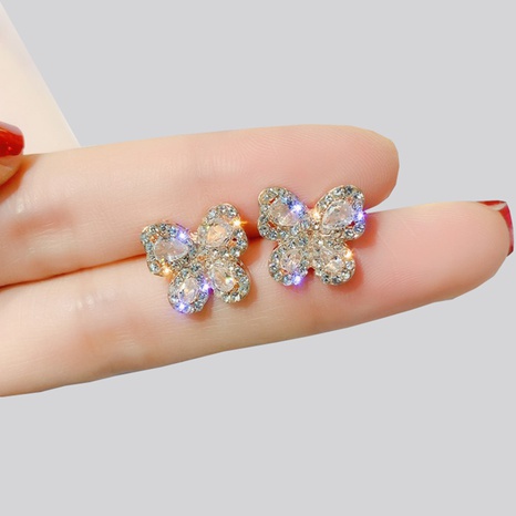 Adorno de tachuelas con diseño de mariposa con incrustaciones de diamantes de imitación elegante de moda's discount tags