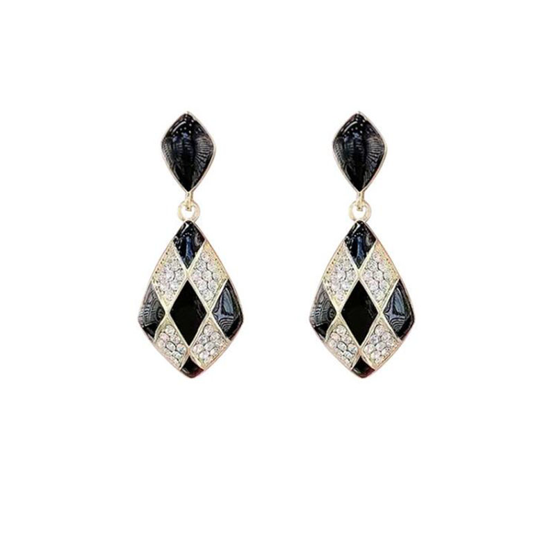 Fashion New Geometric Oil Dripping Chessboard Plaid Black and White Plaid Alloy Earringspicture4