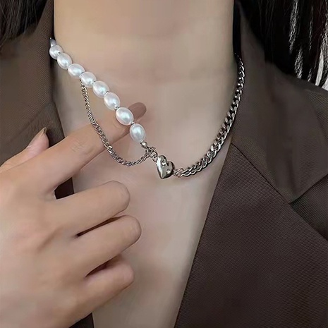 Collar de acero de titanio con colgante de corazón de cadena de clavícula con cuentas de perlas de moda's discount tags