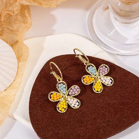 Pendientes de flores de cristal simples de moda Retro con cuentas tridimensionales Clip de oreja's discount tags