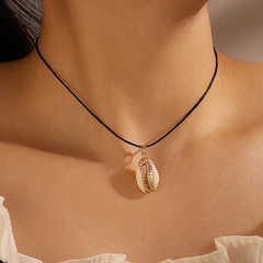 Fashion Simple Beach Metal Shell Pendant Single Layer Alloy Necklace