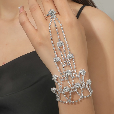 Adorno elegante de la pulsera de la cadena de la garra de la soldadura con incrustaciones de diamantes de imitación de moda's discount tags