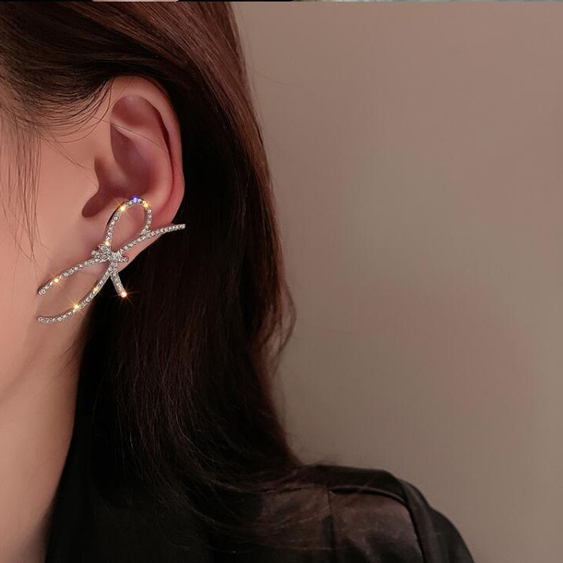 Fashion Simple Diamond Bow Geometric Women Alloy Ear Studs Earringspicture2