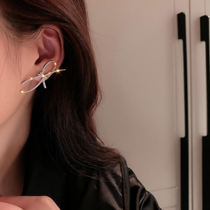 Fashion Simple Diamond Bow Geometric Women Alloy Ear Studs Earringspicture4