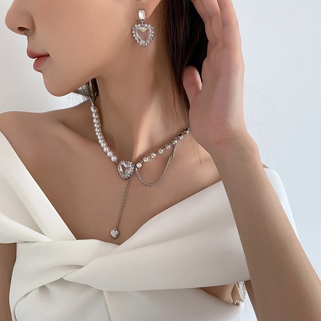 Collar de aleación en forma de corazón con incrustaciones de perlas de moda para mujer's discount tags