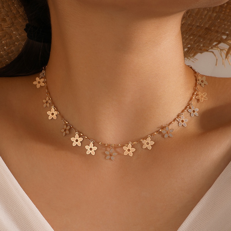 Simple Jewelry Flower Pendant Alloy Geometric SingleLayer Necklace