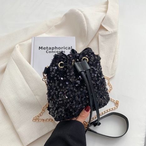 Bolsa de cubo de cuerpo cruzado con cadena de hombro para mujer con lentejuelas de moda's discount tags
