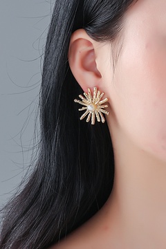 Dongdaemun Fashion Micro Inlay Pearl Flower Earrings Graceful Online Influencer Super Flash Firework Pearl Silver Ear Studs Earrings Female