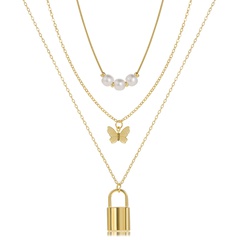 Nuevo conjunto de collar de tres capas de aleación de perlas con forma de mariposa y cerradura dorada de moda
