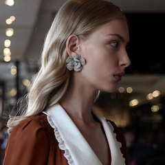 Fashion Inlay Rhinestone Three-Dimensional Flower Shaped Alloy Earrings