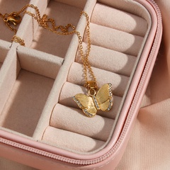 Nueva moda 18K chapado en oro incrustaciones de circonio mariposa colgante de acero inoxidable collar